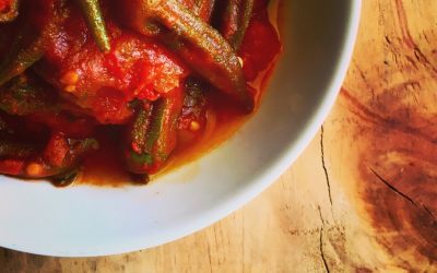 Okra with tomatoes and coriander